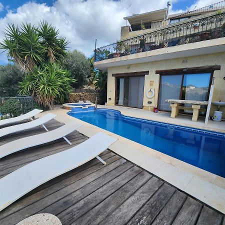 Gozo Island Escape Sleeps 4 With Private Bathroom Ghajn il-Kbira  Buitenkant foto