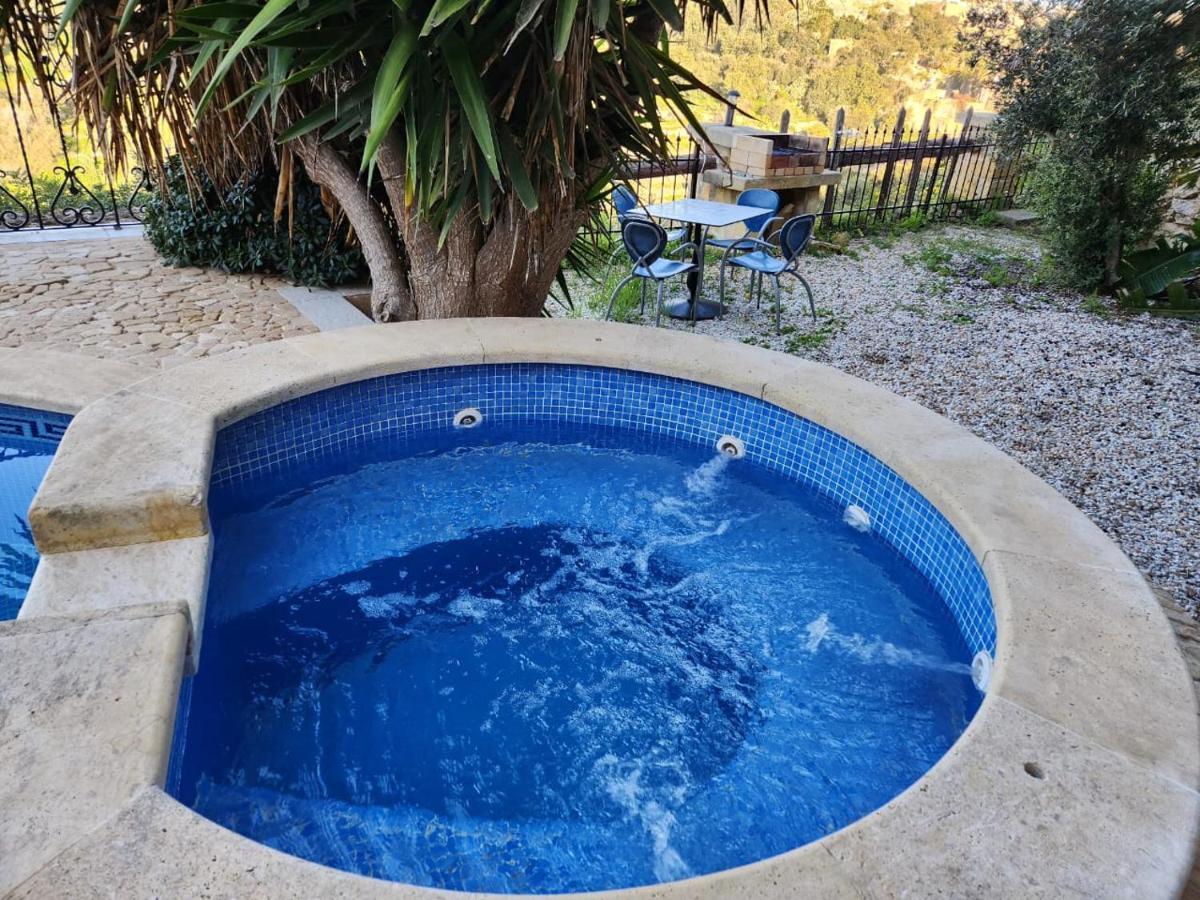 Gozo Island Escape Sleeps 4 With Private Bathroom Ghajn il-Kbira  Buitenkant foto