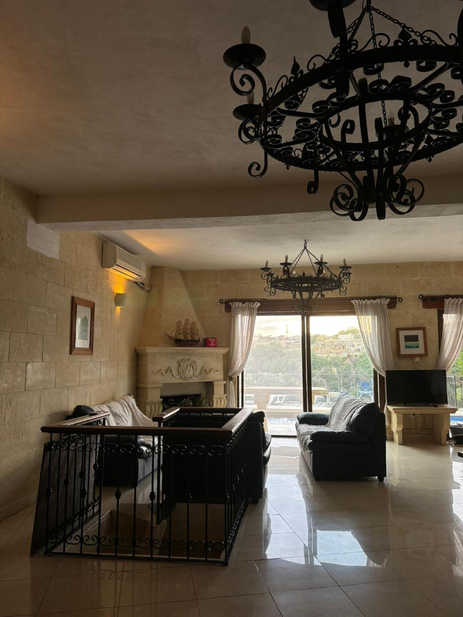 Gozo Island Escape Sleeps 4 With Private Bathroom Ghajn il-Kbira  Buitenkant foto