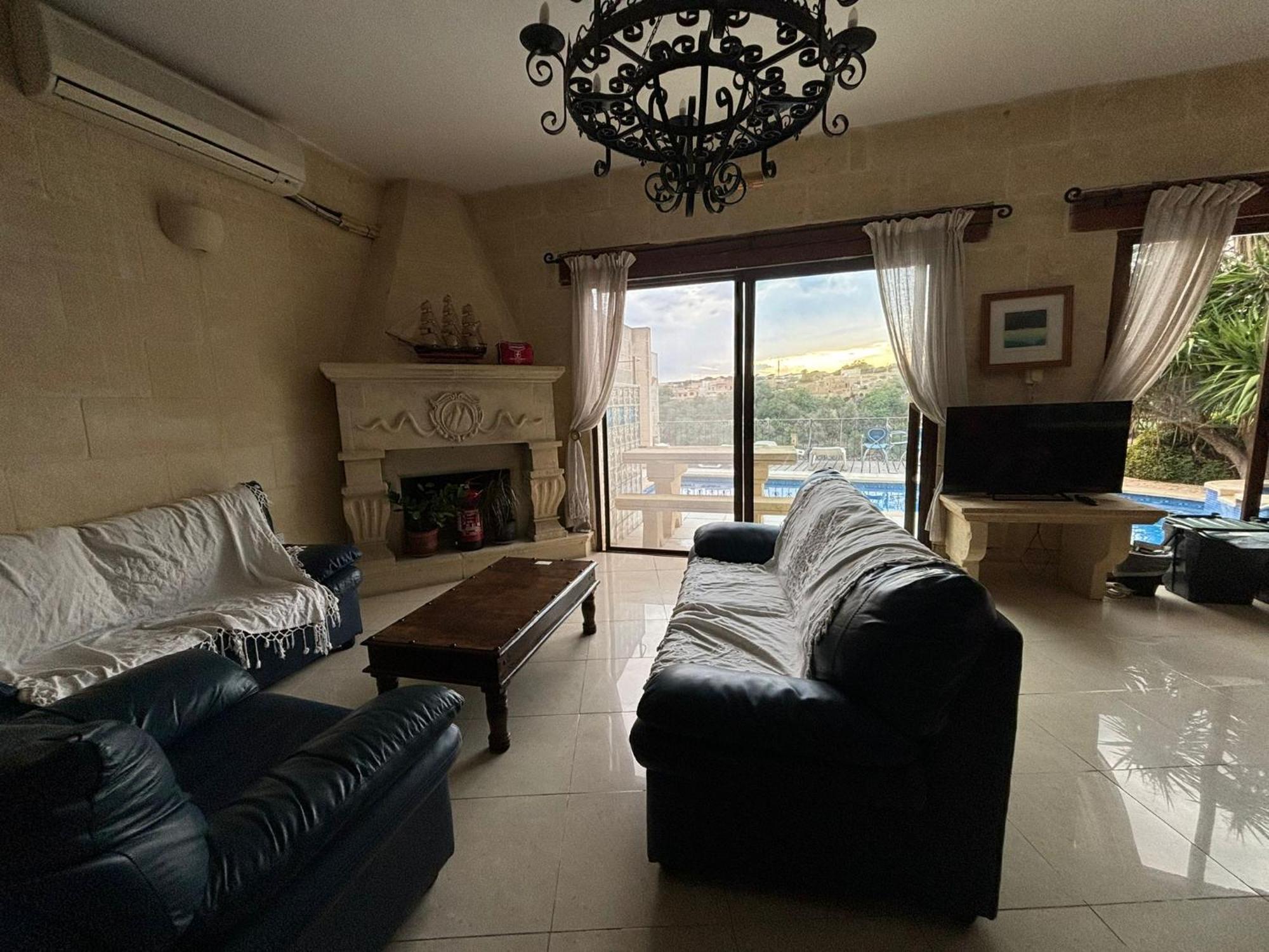 Gozo Island Escape Sleeps 4 With Private Bathroom Ghajn il-Kbira  Buitenkant foto