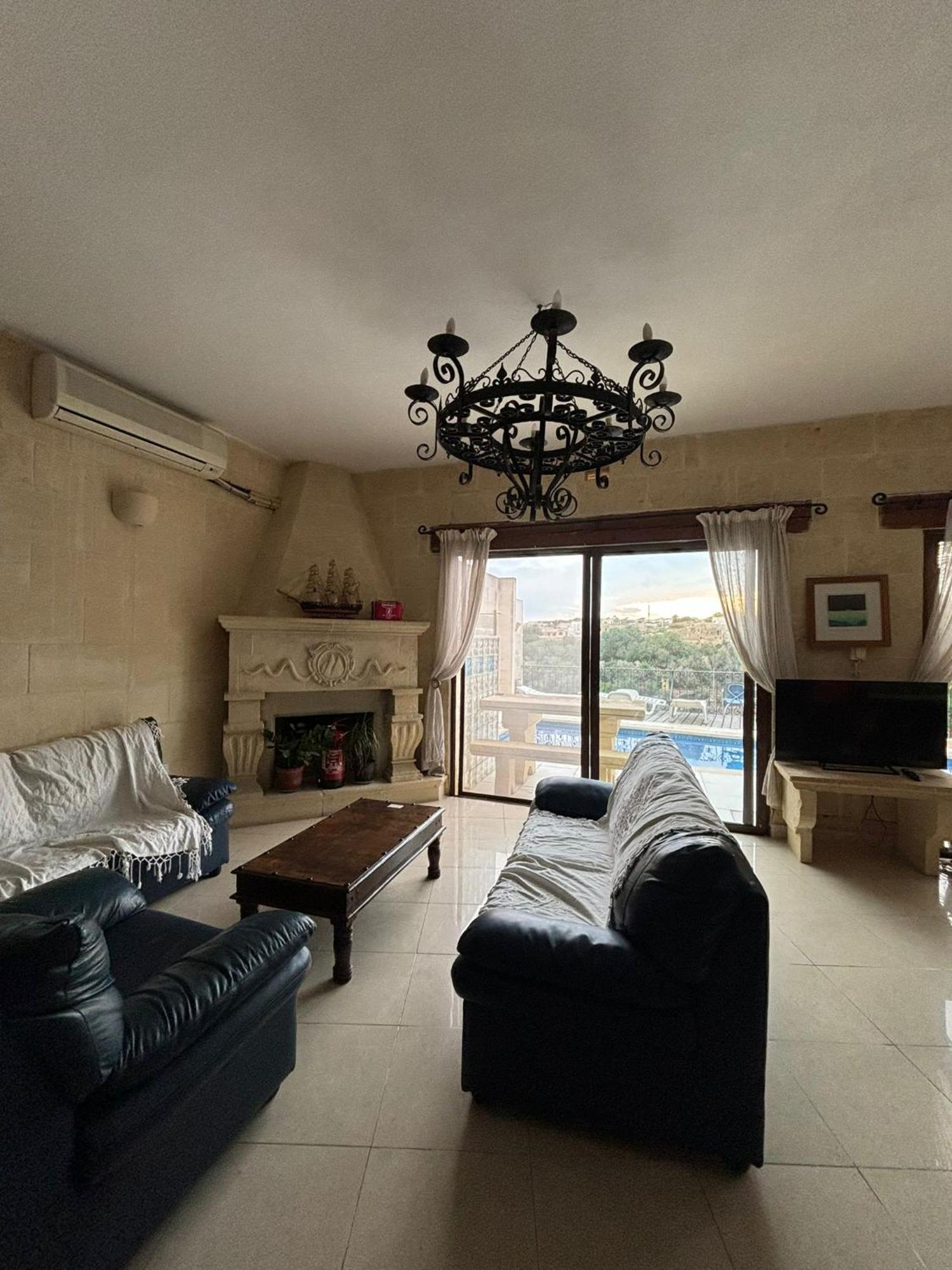 Gozo Island Escape Sleeps 4 With Private Bathroom Ghajn il-Kbira  Buitenkant foto