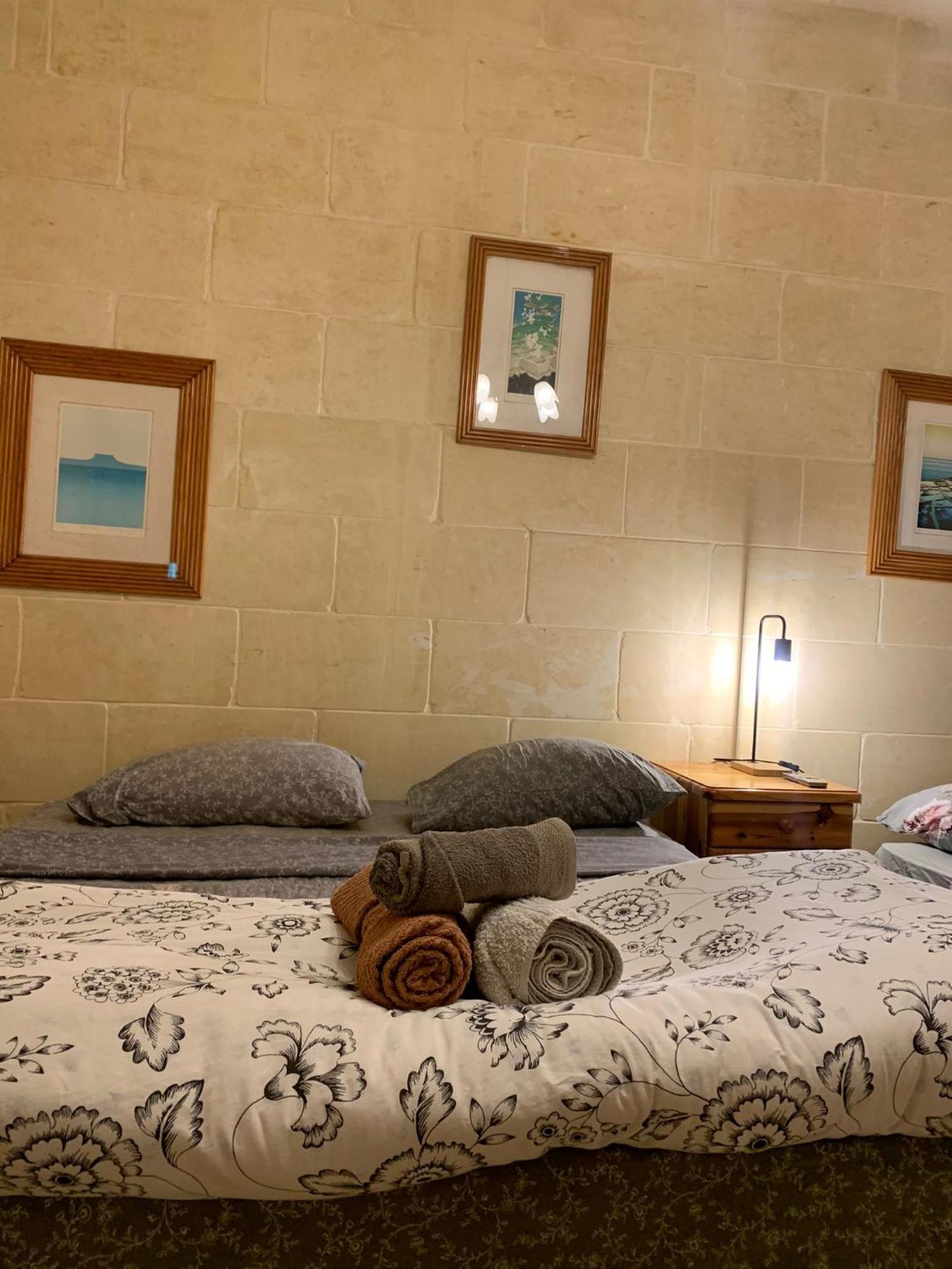 Gozo Island Escape Sleeps 4 With Private Bathroom Ghajn il-Kbira  Buitenkant foto