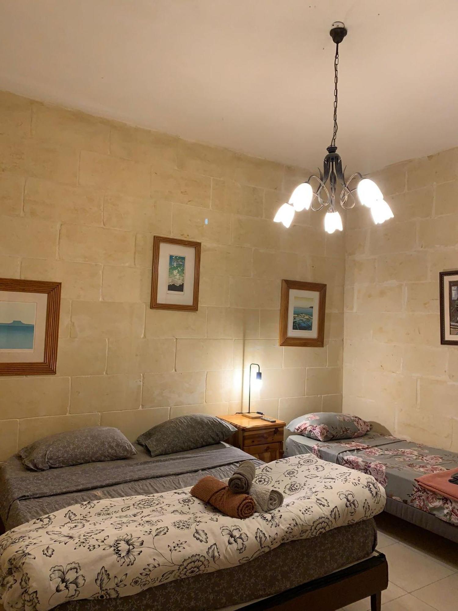 Gozo Island Escape Sleeps 4 With Private Bathroom Ghajn il-Kbira  Buitenkant foto