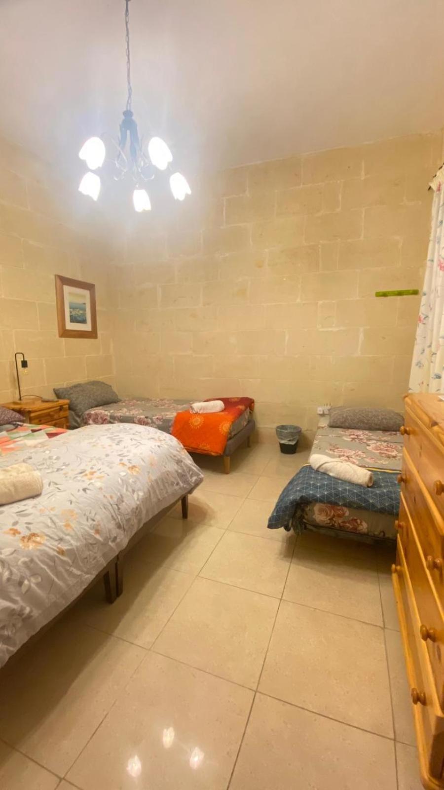 Gozo Island Escape Sleeps 4 With Private Bathroom Ghajn il-Kbira  Buitenkant foto